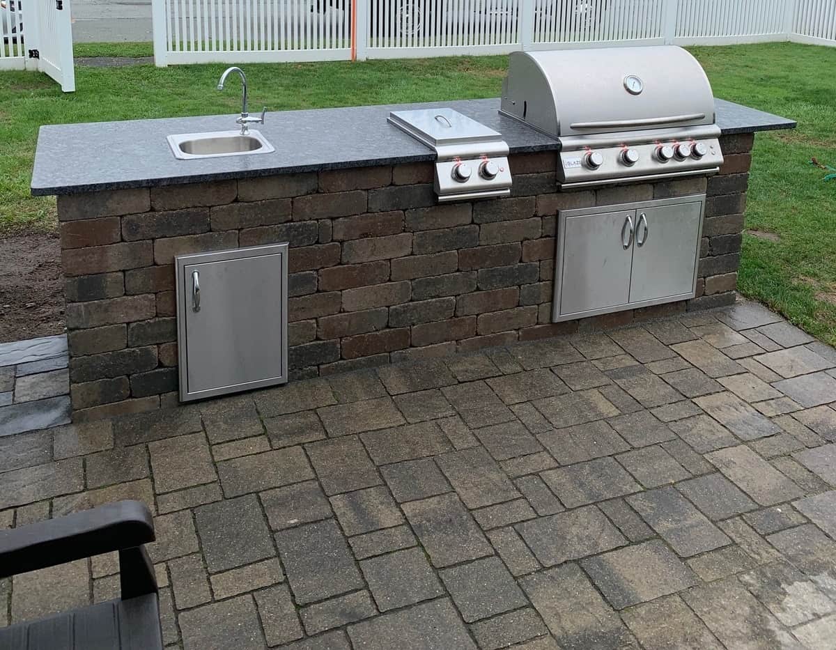 Tips for Creating a Functional and Beautiful Outdoor Kitchen