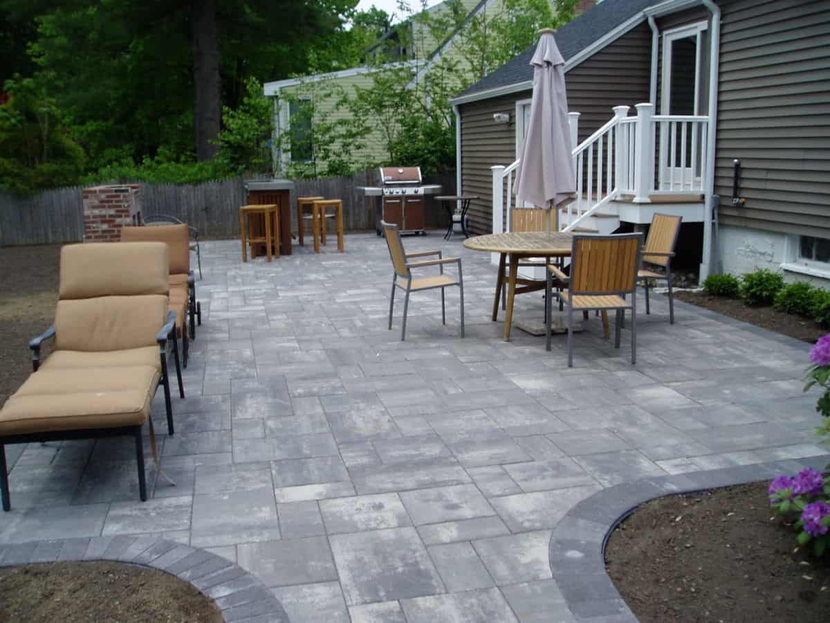 Expert Advice on Selecting a Patio Contractor